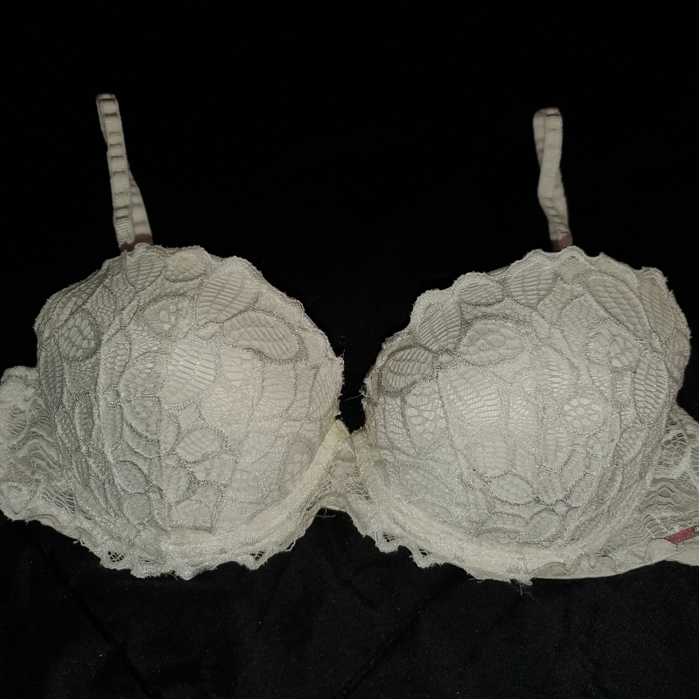 VICTORIA'S SECRET PINK Date Lace Push Up Bra in White